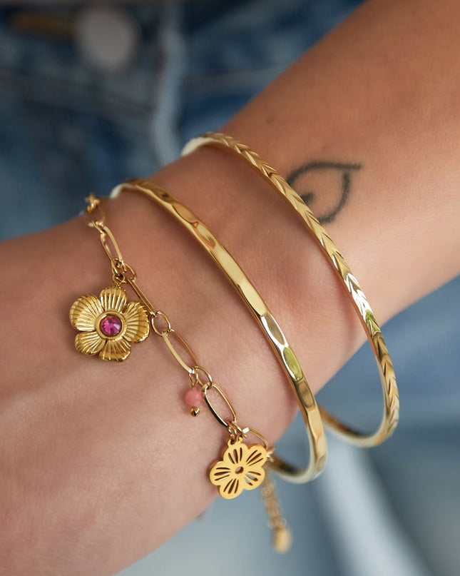 Armband met bloemenbedel