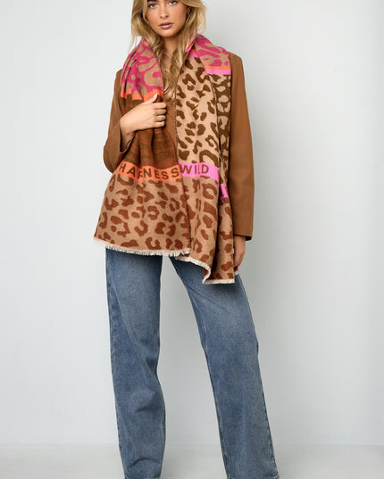 Opvallende sjaal met prints en tekst