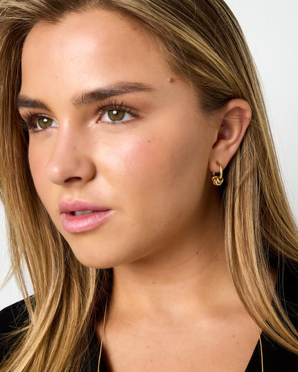 Kleine hoops met kraaltjes