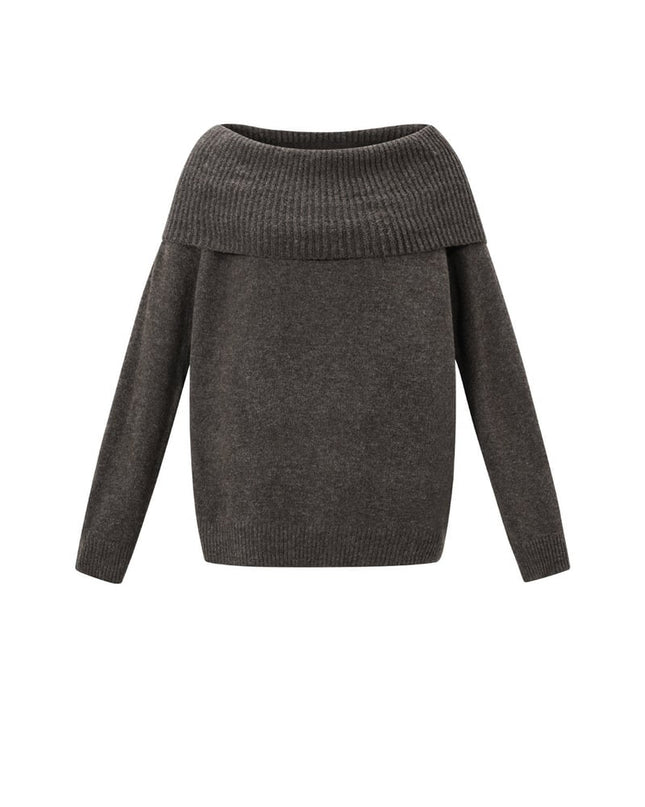 Off the shoulder basic sweater
