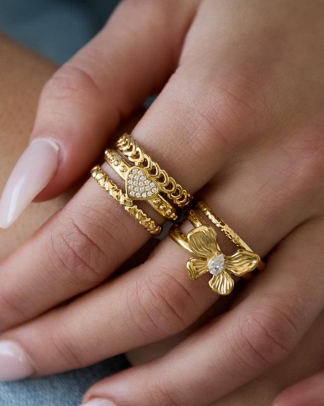 Statement ring met roos in hart