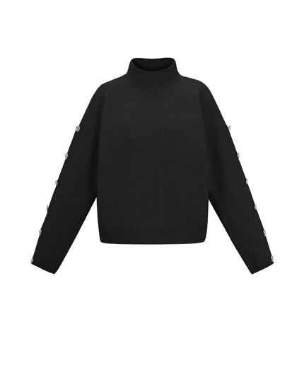 Trui met knopen op de mouwen