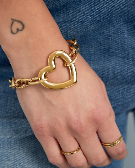 Armband met een ketting van harten