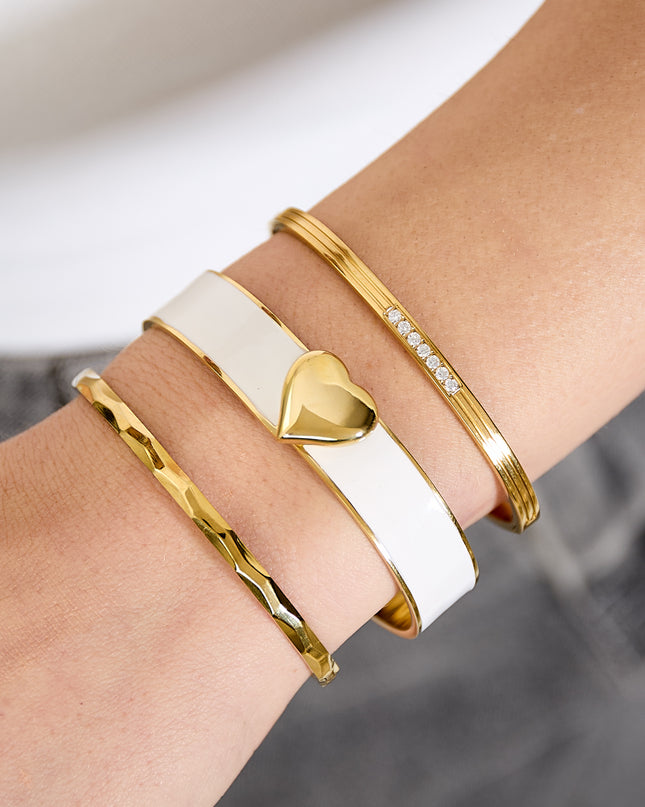 Armband in diverse kleuren met hart detail - 1,3 cm