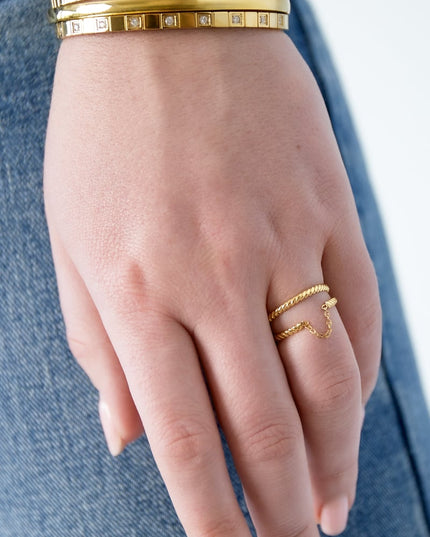 twist & tangle ring