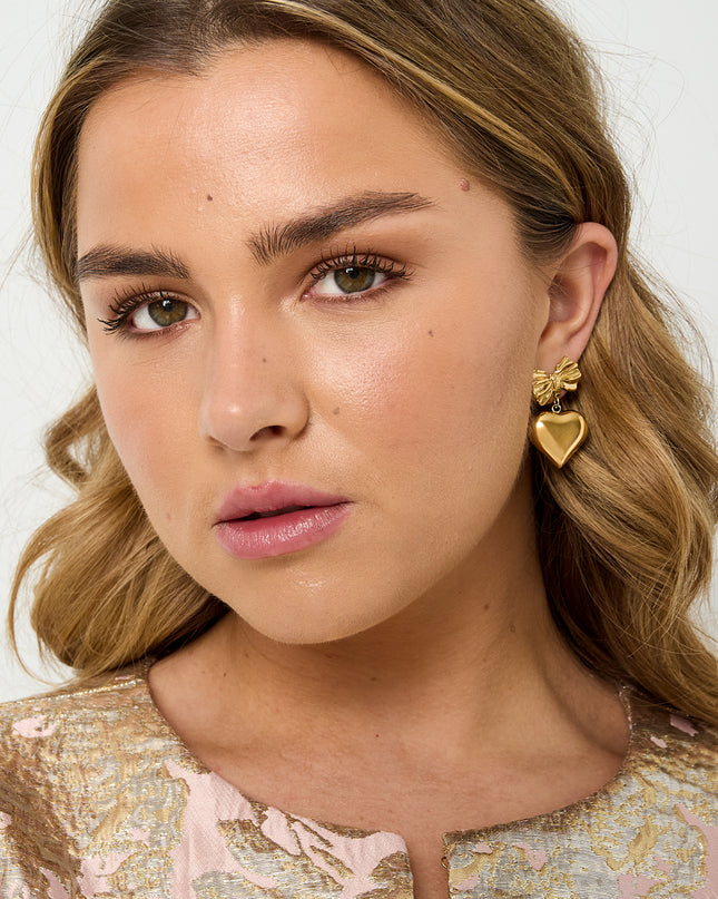 Strik oorbellen met hangend hart